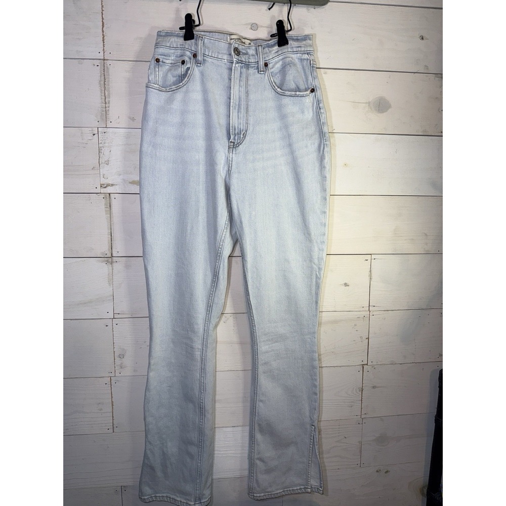 Abercrombie Fitch The Slim Straight Ultra High Rise Light Wash Denim Jeans 26/2